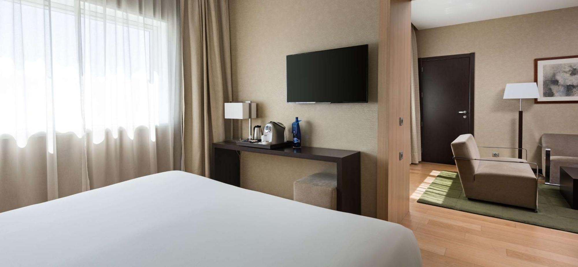 Nh Madrid Ribera Del Manzanares Hotel Bagian luar foto