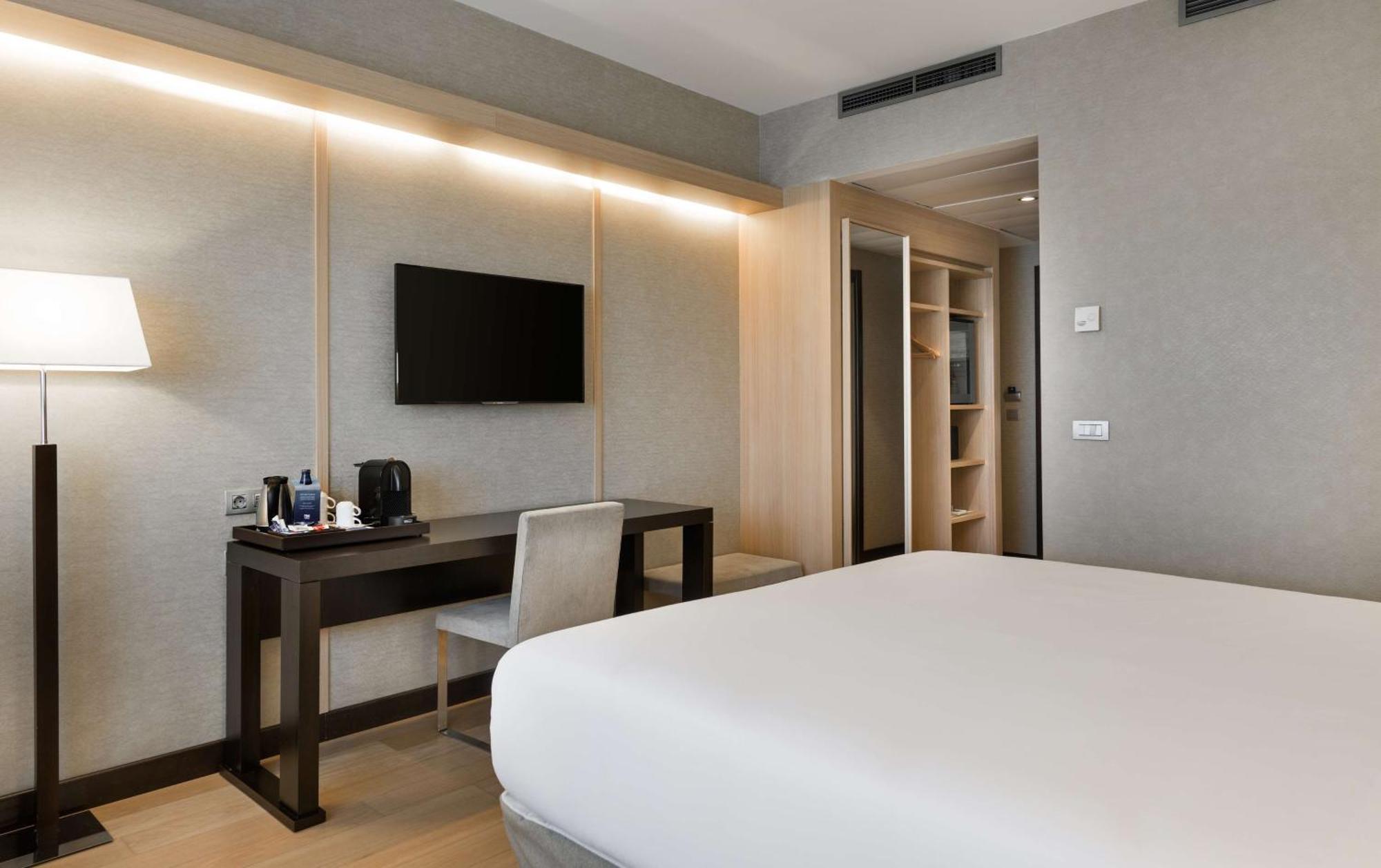 Nh Madrid Ribera Del Manzanares Hotel Bagian luar foto