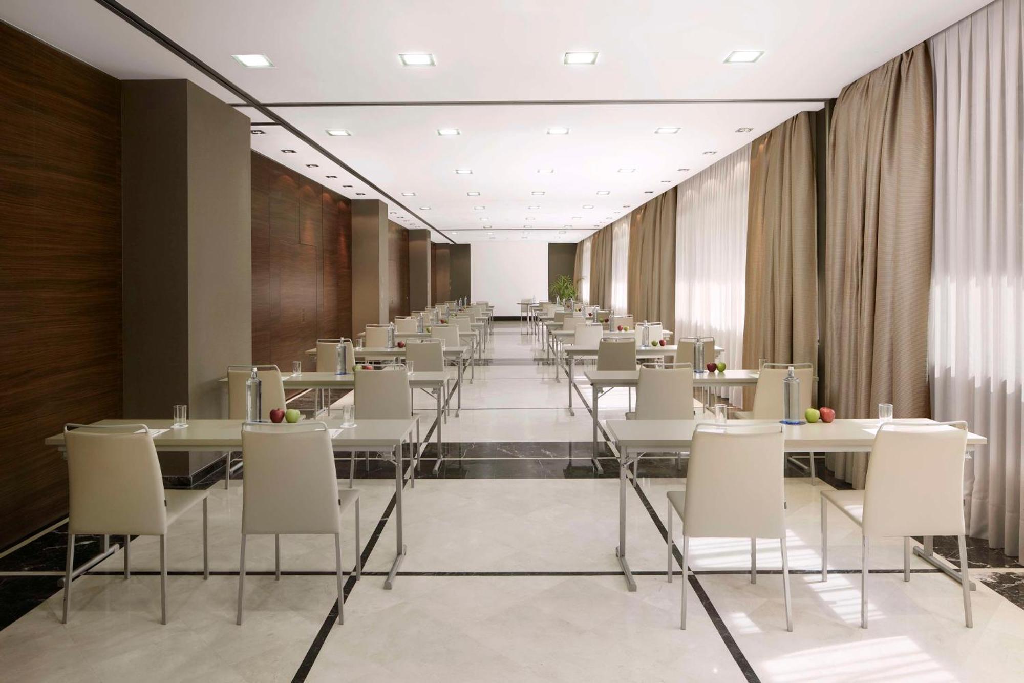 Nh Madrid Ribera Del Manzanares Hotel Bagian luar foto