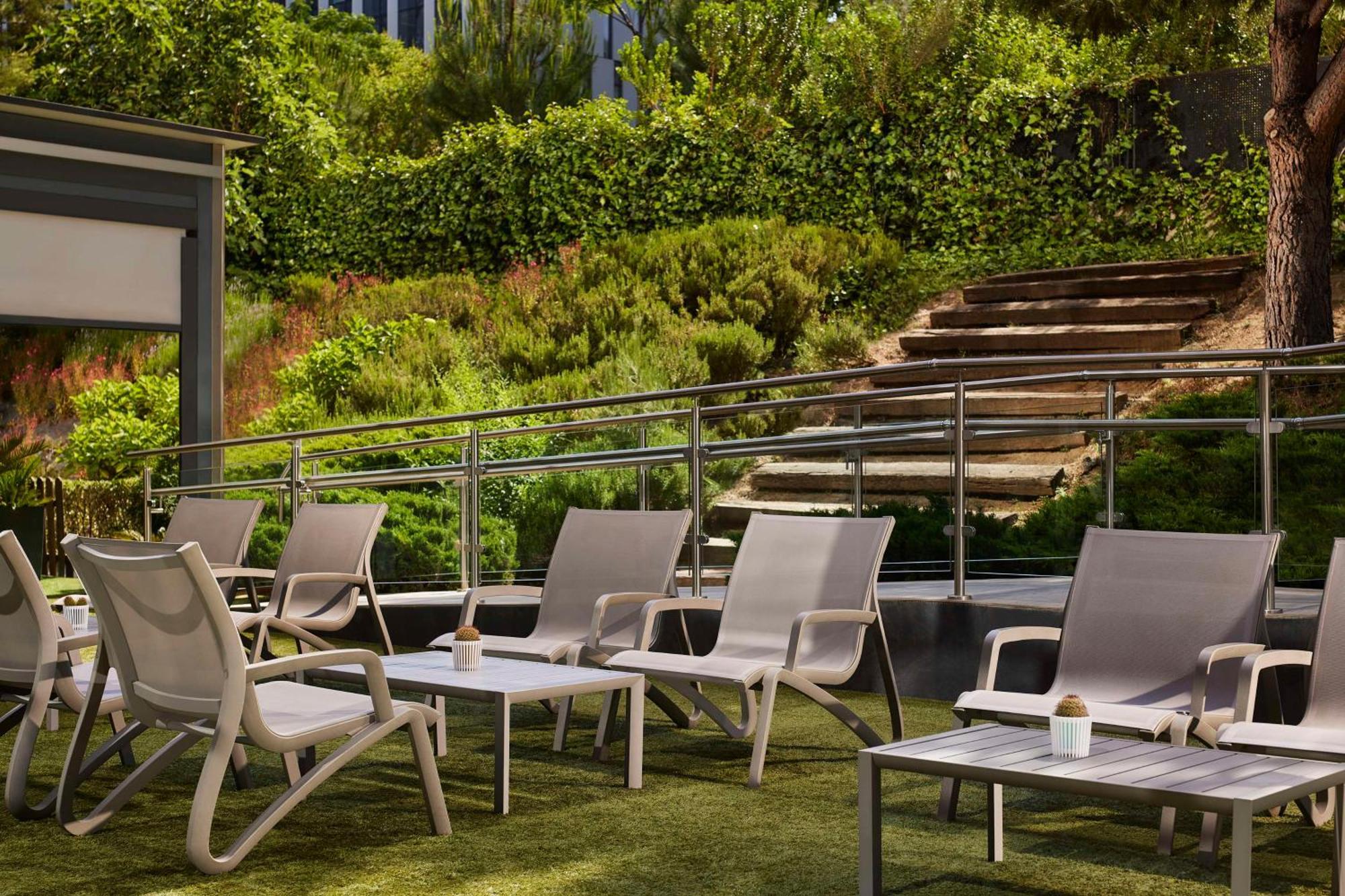 Nh Madrid Ribera Del Manzanares Hotel Bagian luar foto