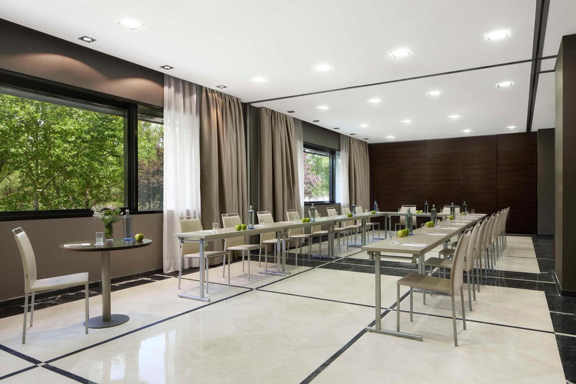 Nh Madrid Ribera Del Manzanares Hotel Bagian luar foto